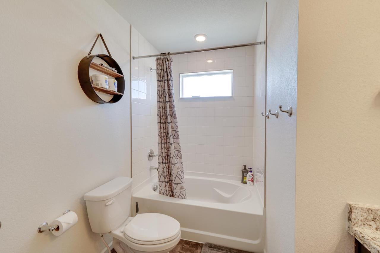 Escape With Patio About 18 Mi To Downtown Denver! * Aurora